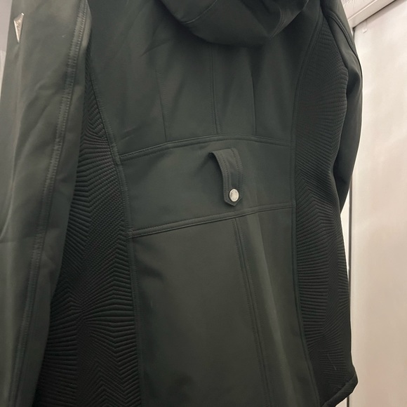 Guess winter jacket - Picture 7 of 7